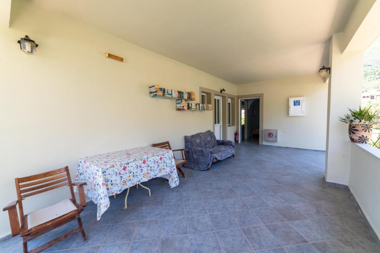 Lambrini Studios Parga Bagian luar foto