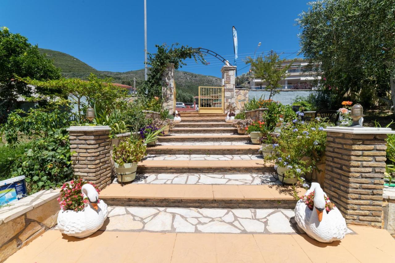Lambrini Studios Parga Bagian luar foto