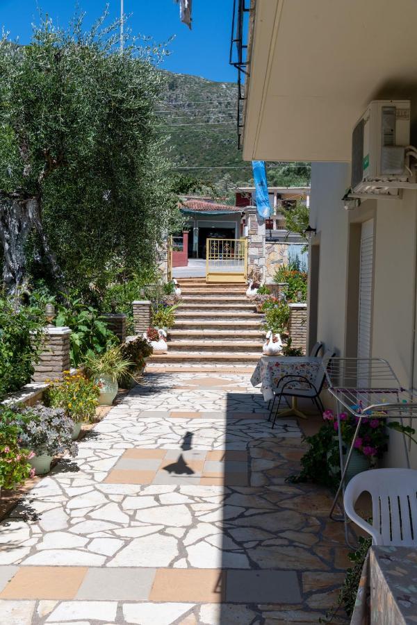 Lambrini Studios Parga Bagian luar foto